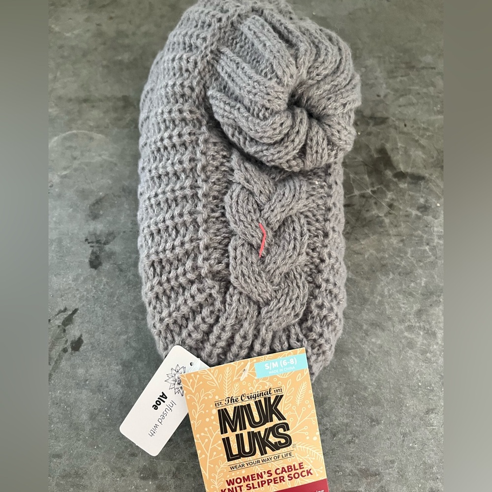 Muk Luks Heather Gray Cable Knit Slipper Socks